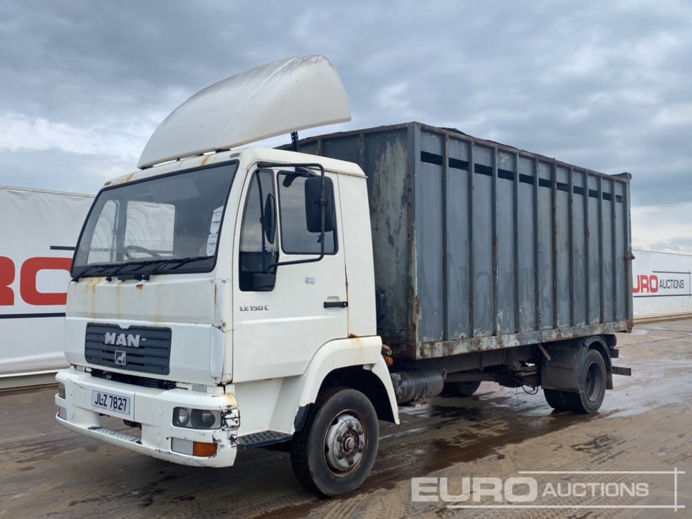 2002 MAN LE150C - Kravas automašīna dzīvnieku pārvadāšanai: foto 1 2002 MAN LE150C - Kravas automašīna dzīvnieku pārvadāšanai: foto 1