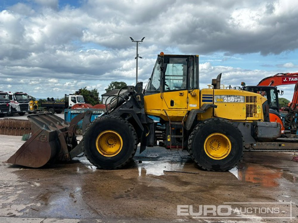2004 Komatsu WA250PT-5H - Riteņu iekrāvējs: foto 2 2004 Komatsu WA250PT-5H - Riteņu iekrāvējs: foto 2