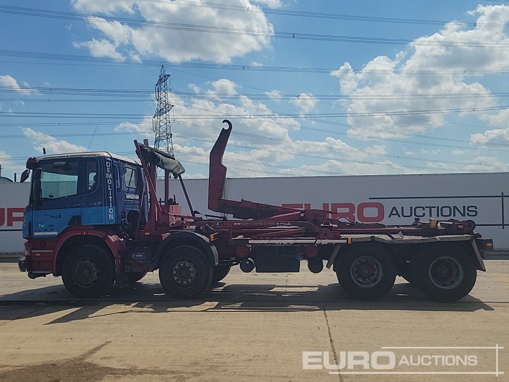 2005 Scania P380 - Pacēlājs ar āķi: foto 2 2005 Scania P380 - Pacēlājs ar āķi: foto 2