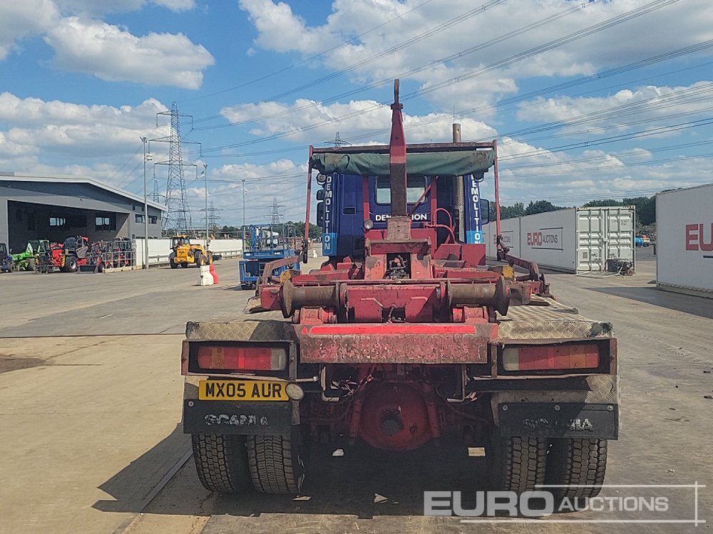 2005 Scania P380 - Pacēlājs ar āķi: foto 4 2005 Scania P380 - Pacēlājs ar āķi: foto 4