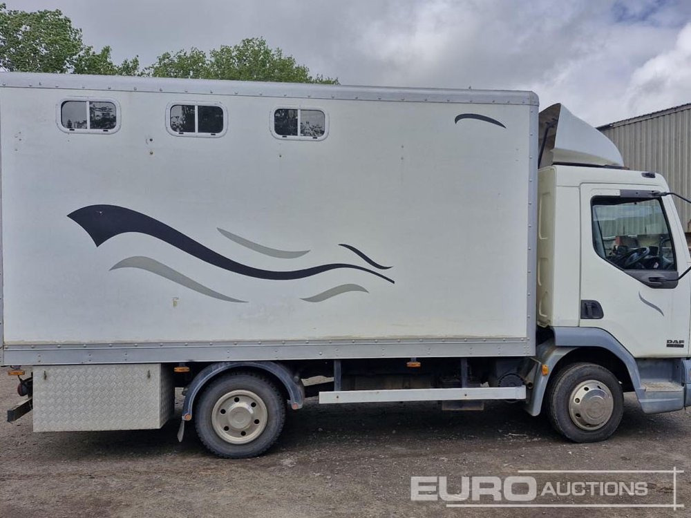 2006 DAF 45.150 - Kravas automašīna dzīvnieku pārvadāšanai: foto 3 2006 DAF 45.150 - Kravas automašīna dzīvnieku pārvadāšanai: foto 3