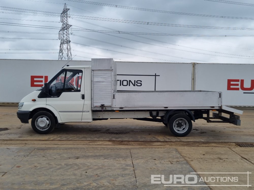 2006 Ford Transit 350 - Automašīna ar kravas platformu: foto 2 2006 Ford Transit 350 - Automašīna ar kravas platformu: foto 2