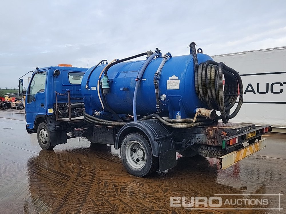 2007 Isuzu NQR - Autocisterna: foto 3 2007 Isuzu NQR - Autocisterna: foto 3