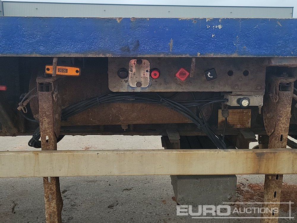 Bortu puspiekabe/ Platforma 2007 SDC Trailer Tri Axle Extendable Flatbed Trailer, Twist Locks, Rear Steer: foto 24