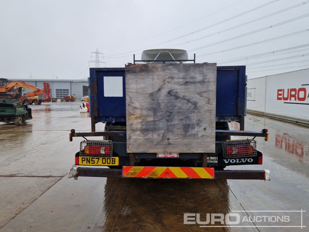 2007 Volvo FL240 - Bortu kravas automašīna/ Platforma: foto 4 2007 Volvo FL240 - Bortu kravas automašīna/ Platforma: foto 4
