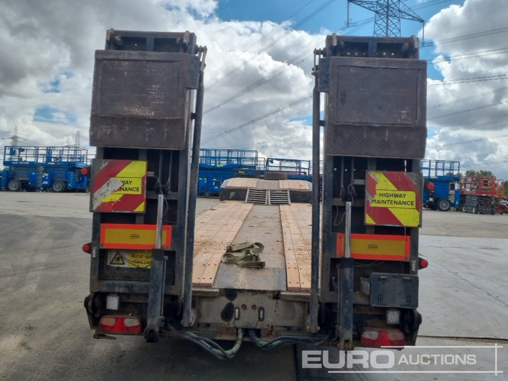 2008 Kassbohrer Tri Axle Step Frame Low Loader Trailer, Outriggers, Hydraulic Flip Toe Ramps. - Puspiekabe zema profila platforma: foto 4 2008 Kassbohrer Tri Axle Step Frame Low Loader Trailer, Outriggers, Hydraulic Flip Toe Ramps. - Puspiekabe zema profila platforma: foto 4