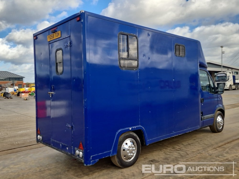 2008 Nissan Interstar - Furgons ar slēgtā virsbūve: foto 5 2008 Nissan Interstar - Furgons ar slēgtā virsbūve: foto 5