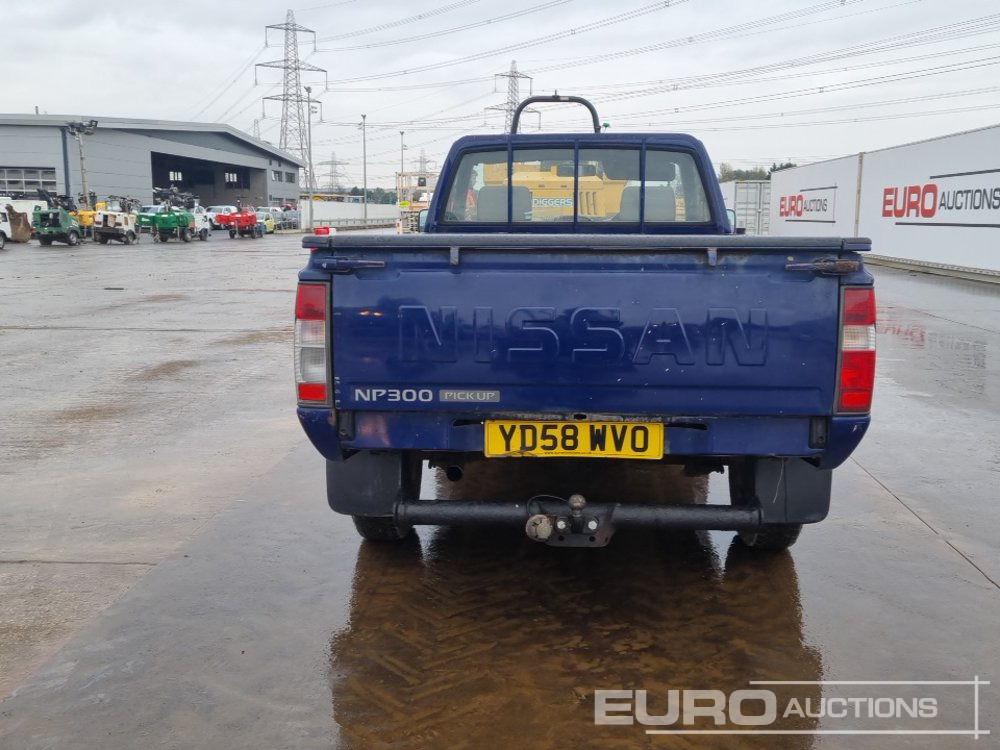2008 Nissan NP300 - Pikaps: foto 4 2008 Nissan NP300 - Pikaps: foto 4
