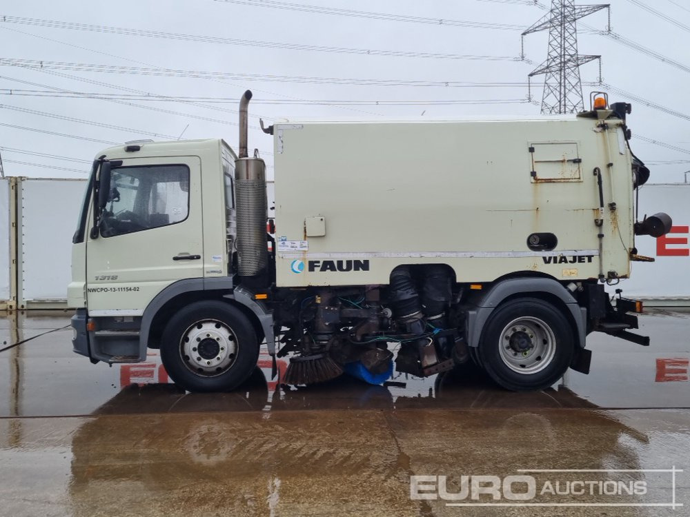 2009 Mercedes Atego 1318 - Ielu tīrīšanas mašīna: foto 2 2009 Mercedes Atego 1318 - Ielu tīrīšanas mašīna: foto 2
