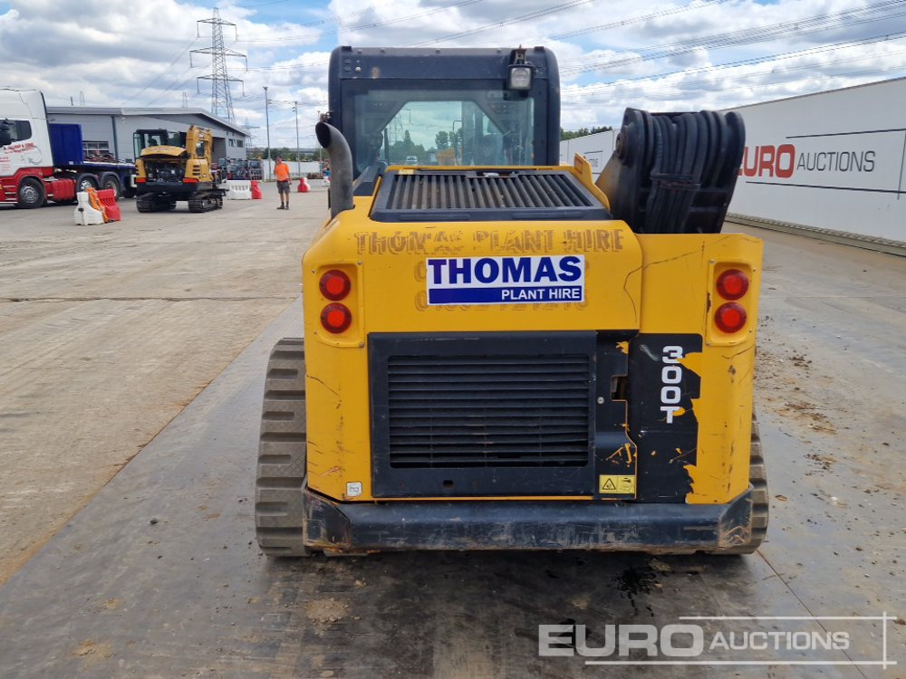 2010 JCB 300T - Kompaktiekrāvējs: foto 4 2010 JCB 300T - Kompaktiekrāvējs: foto 4