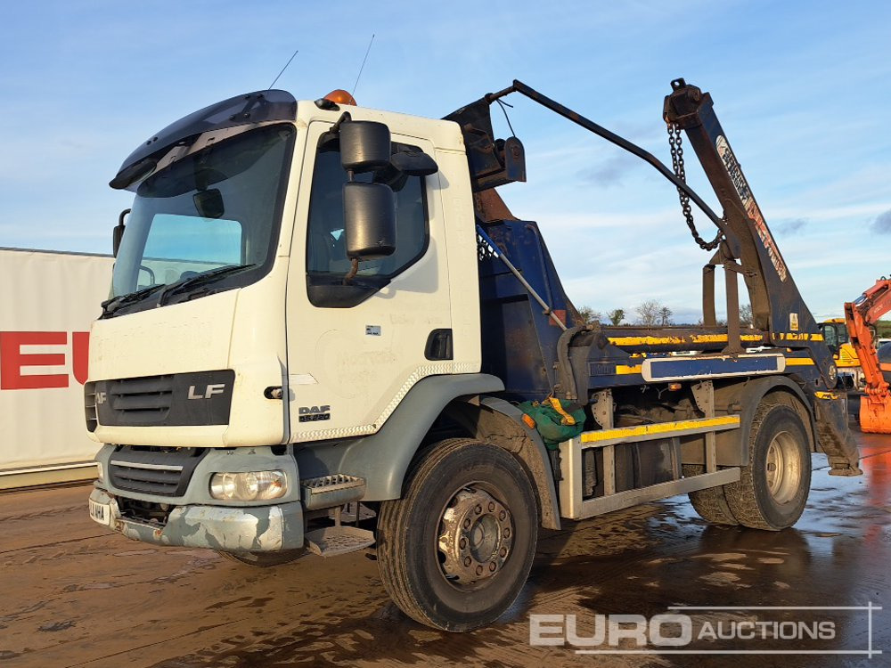 2011 DAF LF55.220 - Būvgružu konteineru vedējs: foto 1 2011 DAF LF55.220 - Būvgružu konteineru vedējs: foto 1