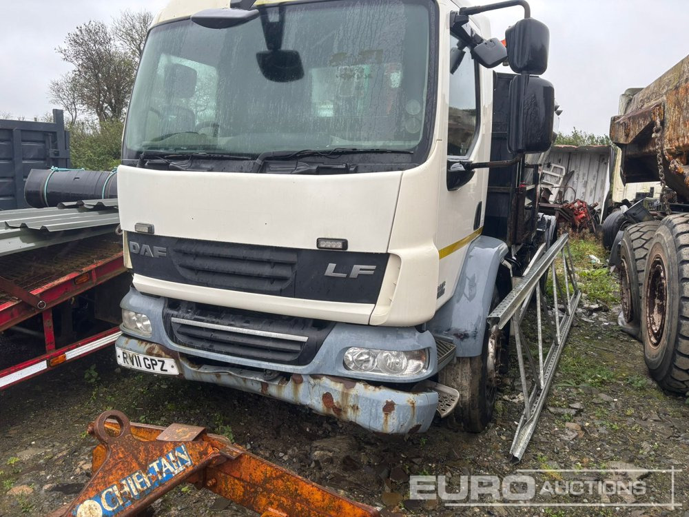 2011 DAF LF55-220 - Bortu kravas automašīna/ Platforma: foto 1 2011 DAF LF55-220 - Bortu kravas automašīna/ Platforma: foto 1