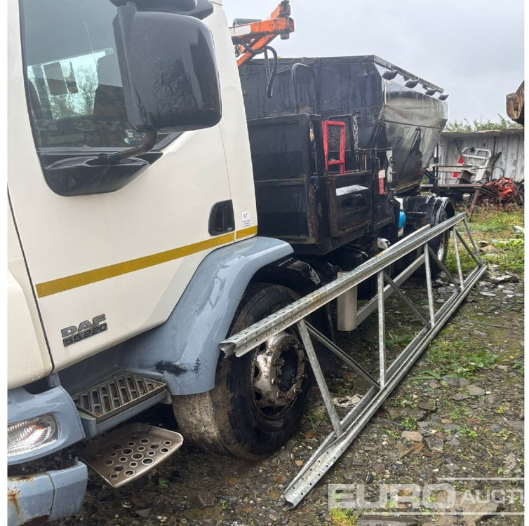 2011 DAF LF55-220 - Bortu kravas automašīna/ Platforma: foto 2 2011 DAF LF55-220 - Bortu kravas automašīna/ Platforma: foto 2