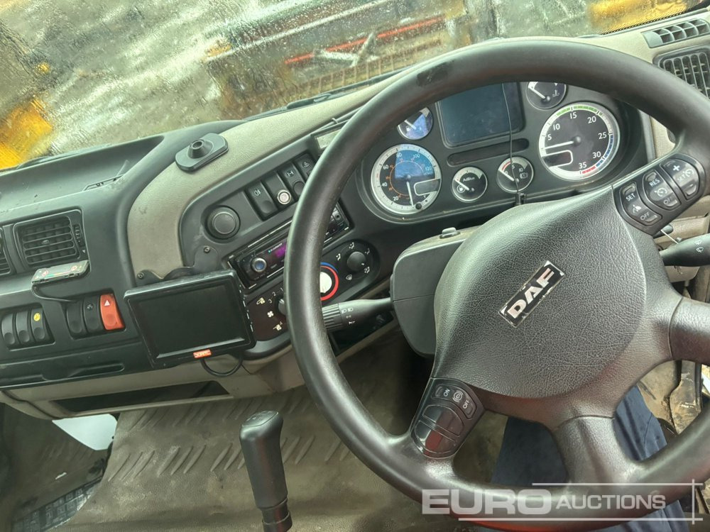 2011 DAF LF55-220 - Bortu kravas automašīna/ Platforma: foto 4 2011 DAF LF55-220 - Bortu kravas automašīna/ Platforma: foto 4