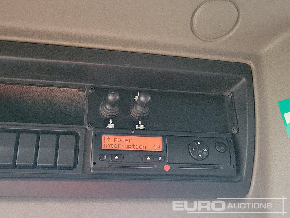 Ielu tīrīšanas mašīna 2011 DAF LF55.250: foto 36