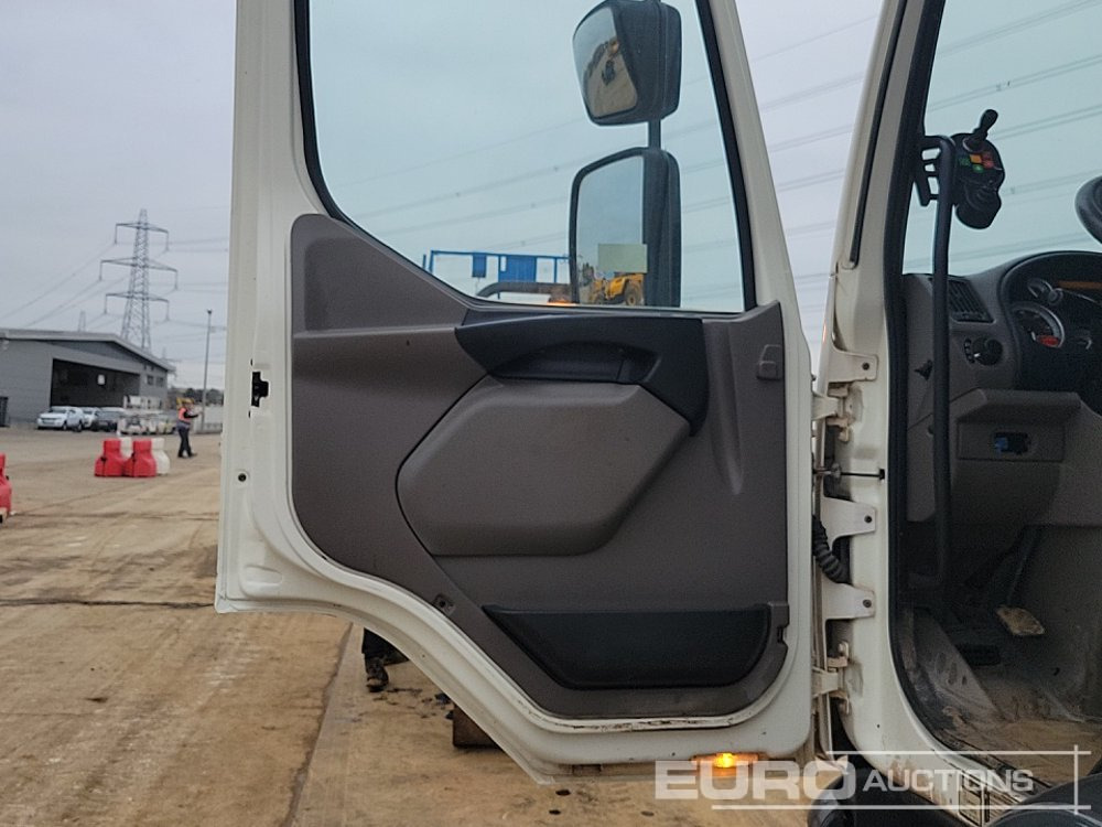 Ielu tīrīšanas mašīna 2011 DAF LF55.250: foto 25