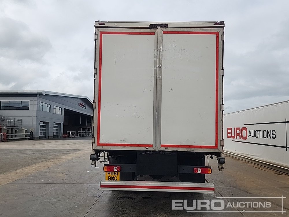 2011 Volvo 240 - Kravas automašīna ar tentu: foto 4 2011 Volvo 240 - Kravas automašīna ar tentu: foto 4