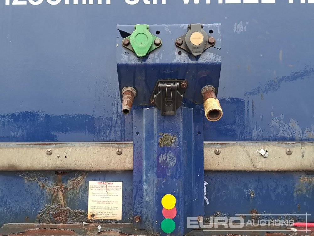 2012 SDC 45' Tri Axle Flat Trailer, BPW Axles - Tenta puspiekabe: foto 5 2012 SDC 45' Tri Axle Flat Trailer, BPW Axles - Tenta puspiekabe: foto 5