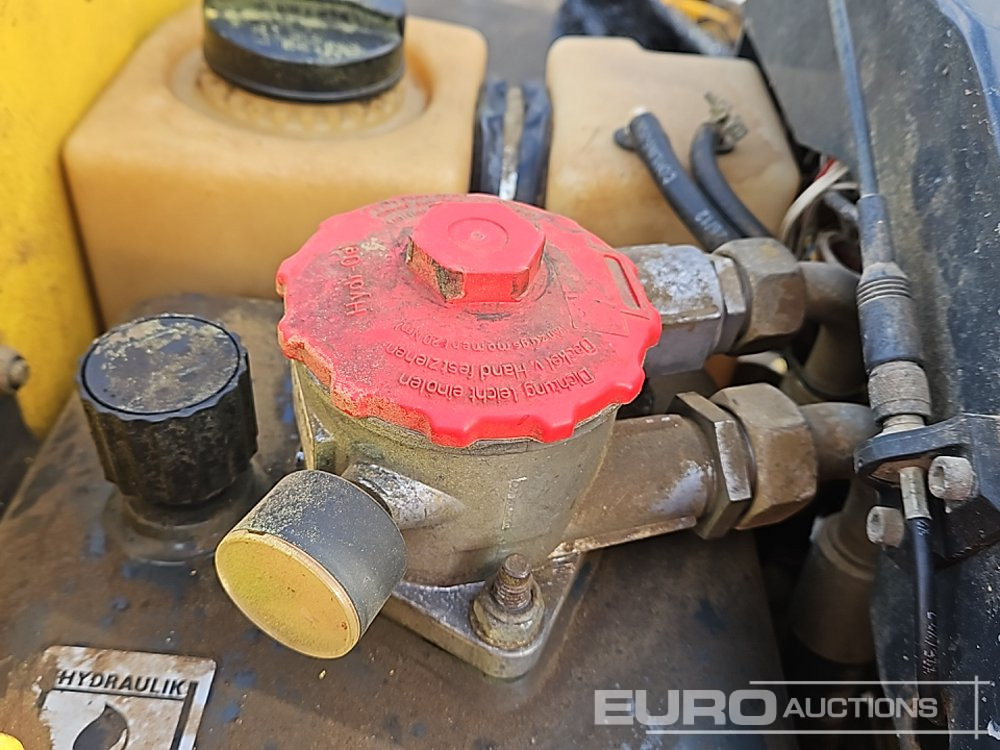 Asfalta ieklāšanas tehnika 2013 Bomag BMP8500: foto 32