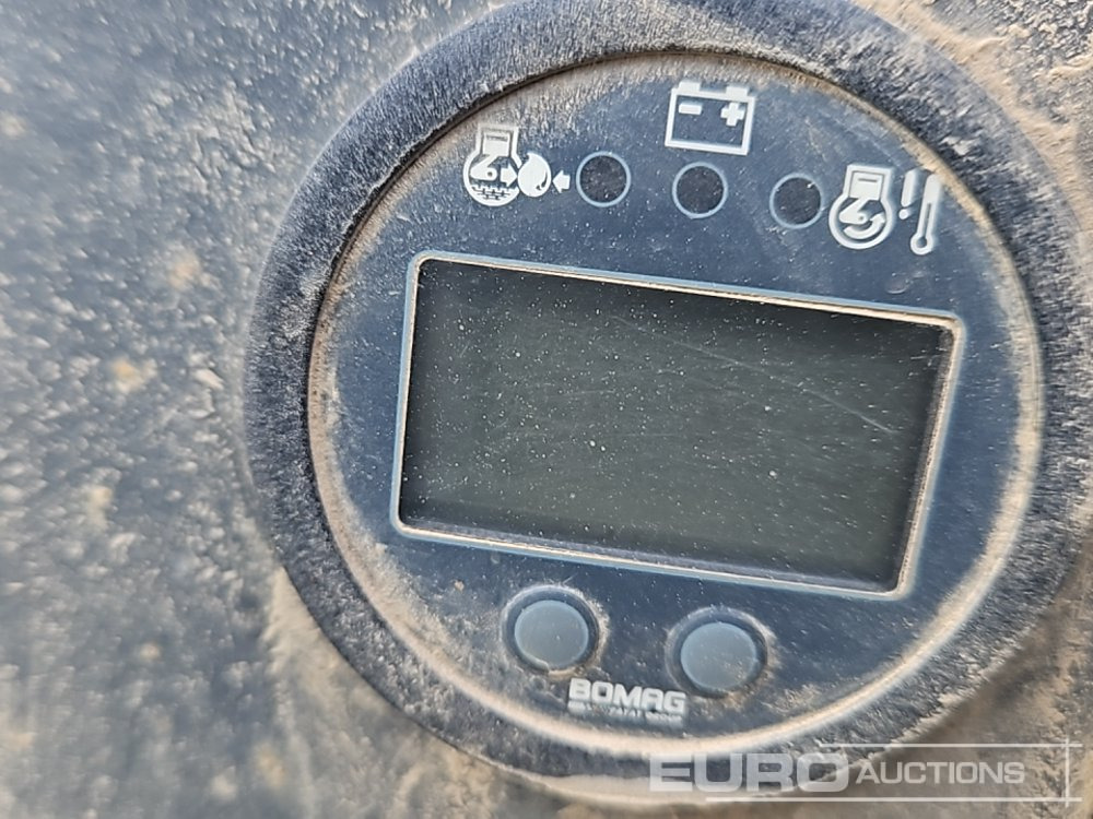 Asfalta ieklāšanas tehnika 2013 Bomag BMP8500: foto 47