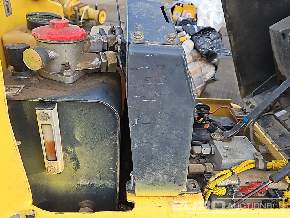 Asfalta ieklāšanas tehnika 2013 Bomag BMP8500: foto 31