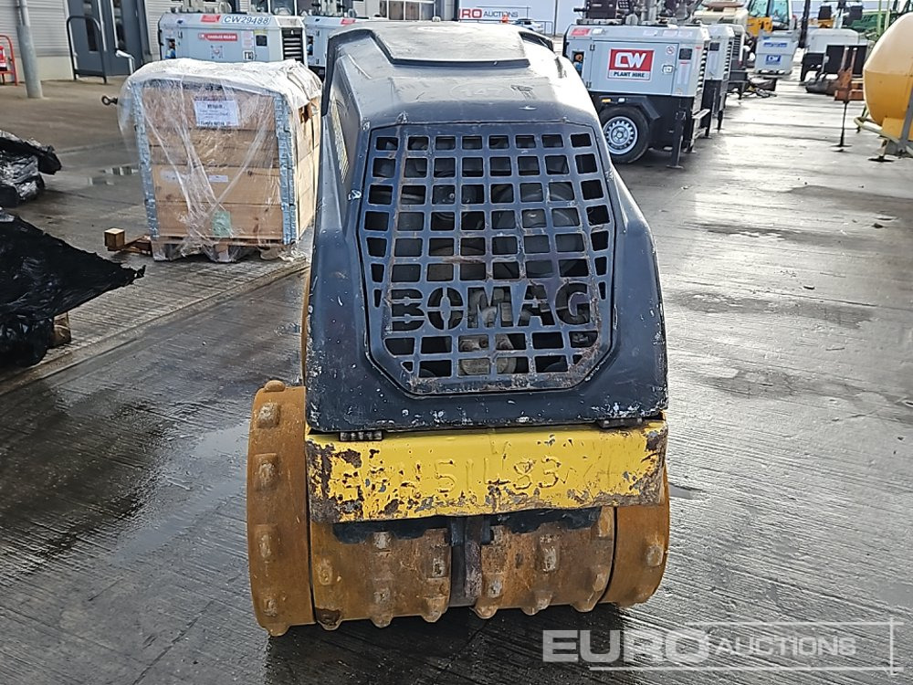 Asfalta ieklāšanas tehnika 2013 Bomag BMP8500: foto 8