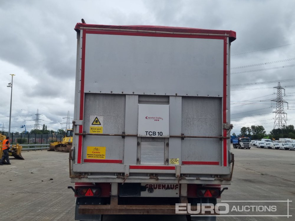 2013 Fruehauf Tri Axle Bulk Tipping Trailer, Lift Axle, Easy Sheet - Puspiekabe pašizgāzējs: foto 4 2013 Fruehauf Tri Axle Bulk Tipping Trailer, Lift Axle, Easy Sheet - Puspiekabe pašizgāzējs: foto 4