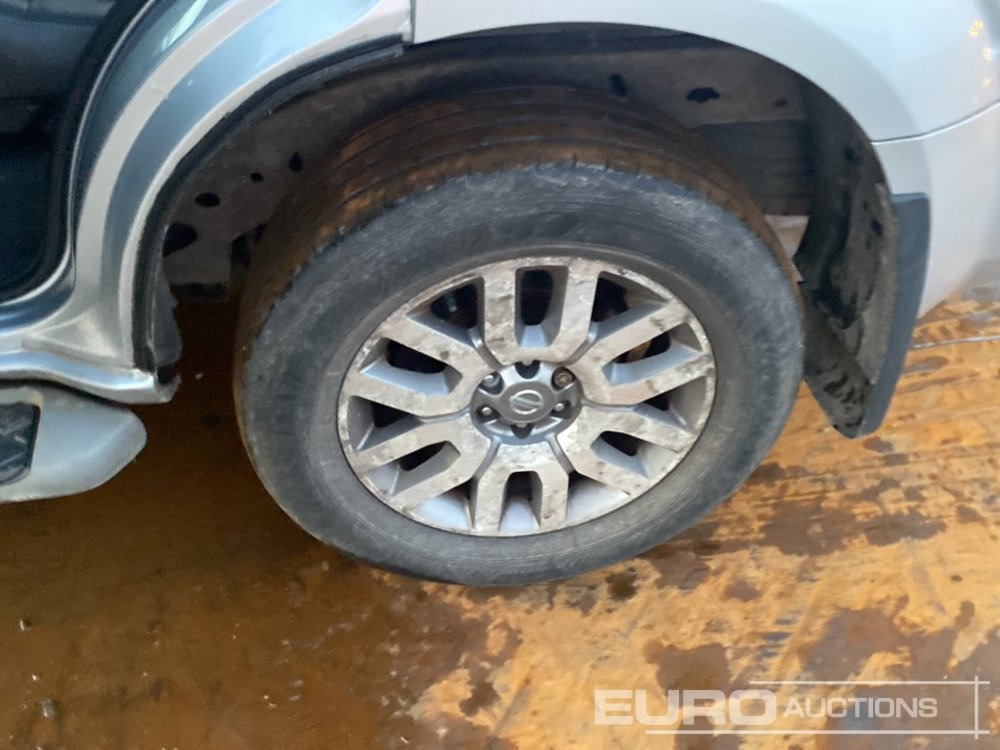 SUV 2014 Nissan Pathfinder: foto 10 SUV 2014 Nissan Pathfinder: foto 10