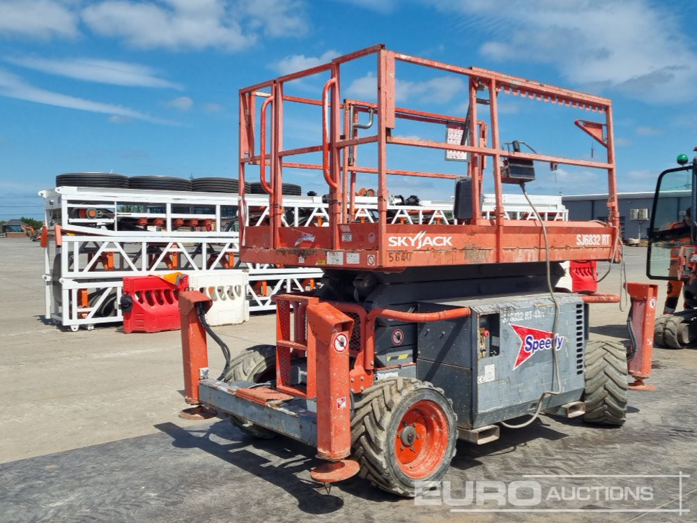2014 SkyJack SJ6832RT - Pacēlājs: foto 5 2014 SkyJack SJ6832RT - Pacēlājs: foto 5