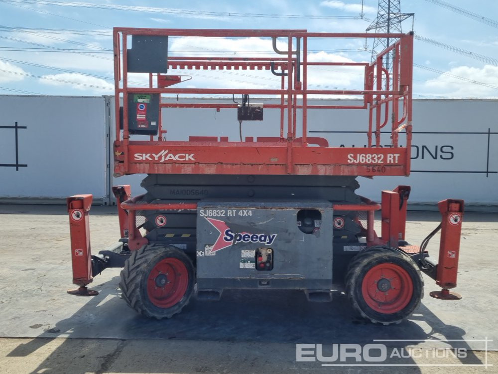 2014 SkyJack SJ6832RT - Pacēlājs: foto 2 2014 SkyJack SJ6832RT - Pacēlājs: foto 2