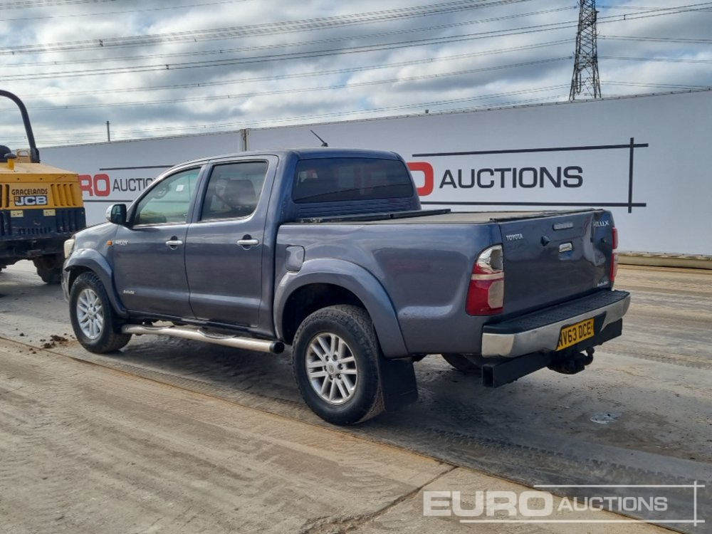 2014 Toyota Hilux Invincible - Pikaps: foto 3 2014 Toyota Hilux Invincible - Pikaps: foto 3