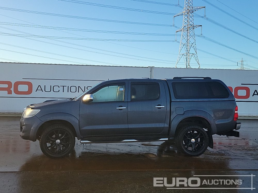 2014 Toyota Hilux Invincible - Pikaps: foto 2 2014 Toyota Hilux Invincible - Pikaps: foto 2