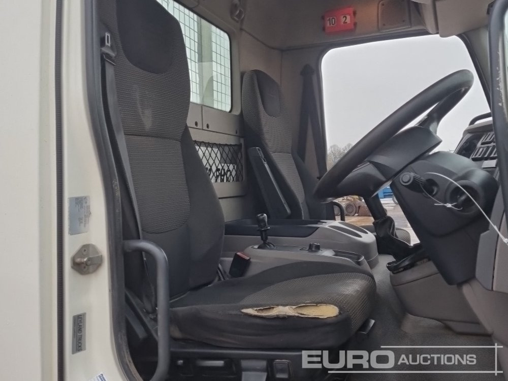 Bortu kravas automašīna/ Platforma pārvadāšana smagās tehnikas 2015 DAF LF210: foto 26 Bortu kravas automašīna/ Platforma pārvadāšana smagās tehnikas 2015 DAF LF210: foto 26