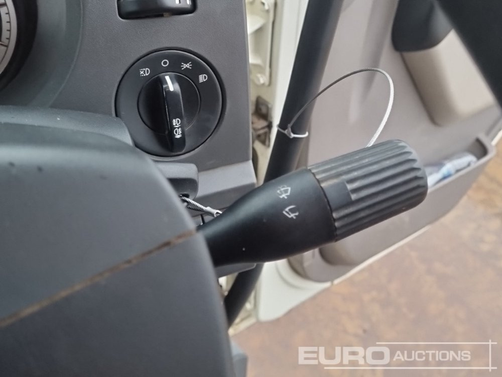 Bortu kravas automašīna/ Platforma pārvadāšana smagās tehnikas 2015 DAF LF210: foto 32 Bortu kravas automašīna/ Platforma pārvadāšana smagās tehnikas 2015 DAF LF210: foto 32