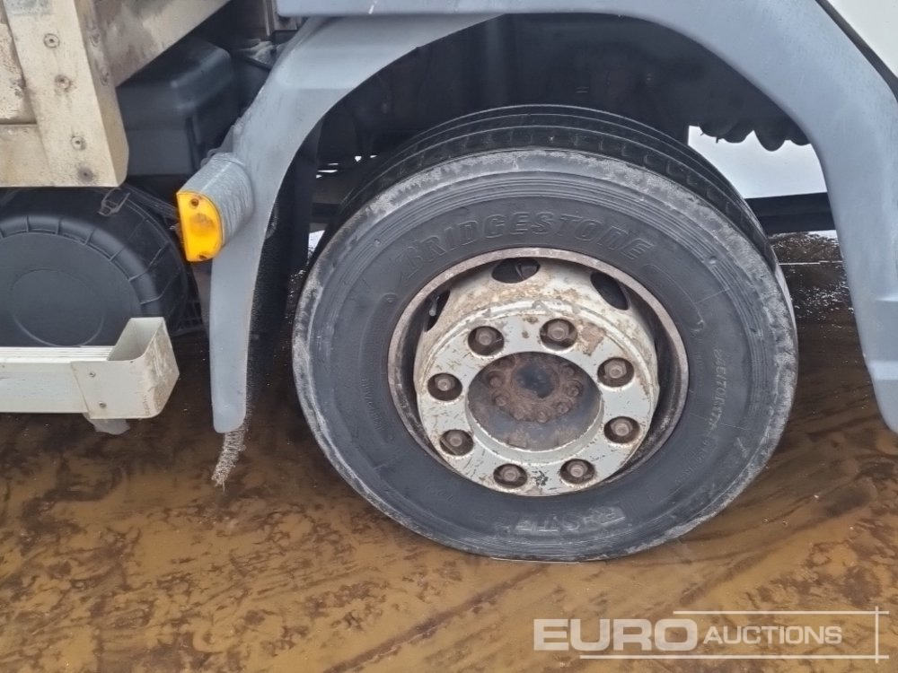 Bortu kravas automašīna/ Platforma pārvadāšana smagās tehnikas 2015 DAF LF210: foto 12 Bortu kravas automašīna/ Platforma pārvadāšana smagās tehnikas 2015 DAF LF210: foto 12