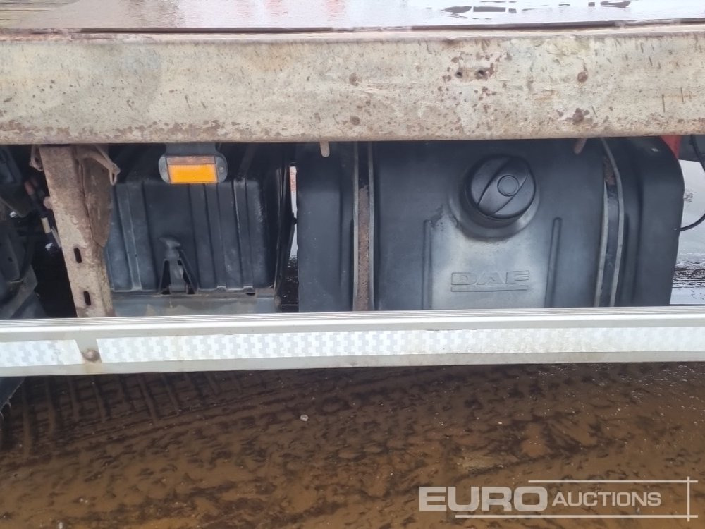 Bortu kravas automašīna/ Platforma pārvadāšana smagās tehnikas 2015 DAF LF210: foto 13 Bortu kravas automašīna/ Platforma pārvadāšana smagās tehnikas 2015 DAF LF210: foto 13