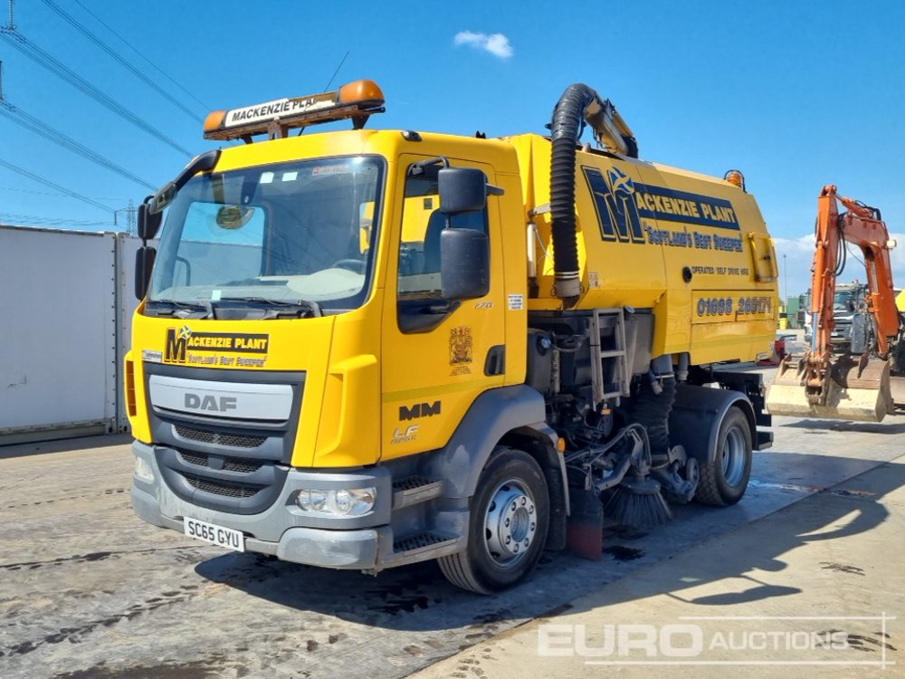 2015 DAF LF220 - Ielu tīrīšanas mašīna: foto 1 2015 DAF LF220 - Ielu tīrīšanas mašīna: foto 1