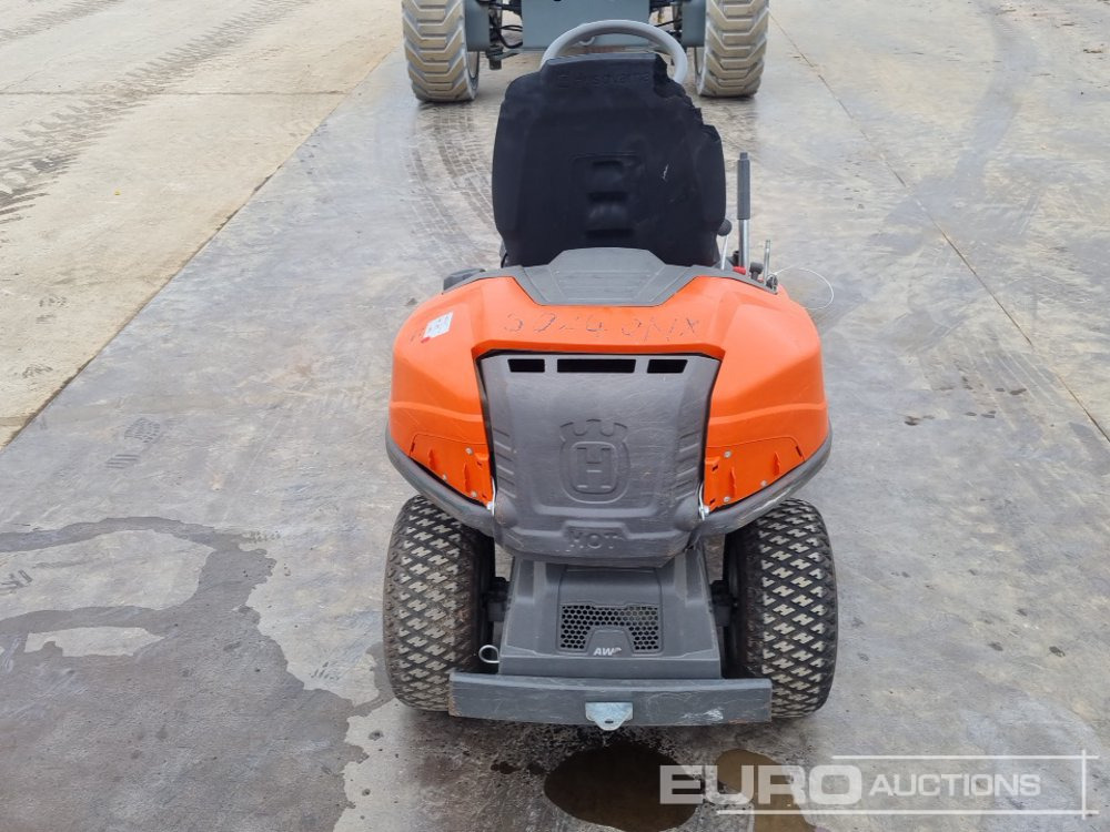 2015 Husqvarna R316T - Zāles pļāvējs: foto 4 2015 Husqvarna R316T - Zāles pļāvējs: foto 4