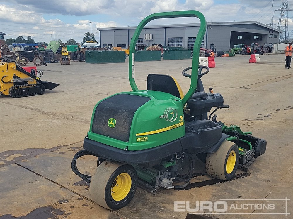 2015 John Deere 2500B - Zāles pļāvējs: foto 5 2015 John Deere 2500B - Zāles pļāvējs: foto 5