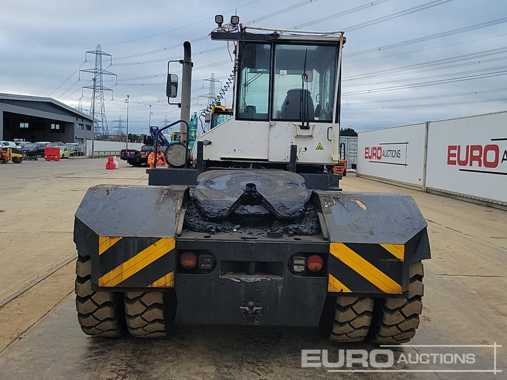 2015 Kalmar TR6181A - Termināļa traktors: foto 4 2015 Kalmar TR6181A - Termināļa traktors: foto 4