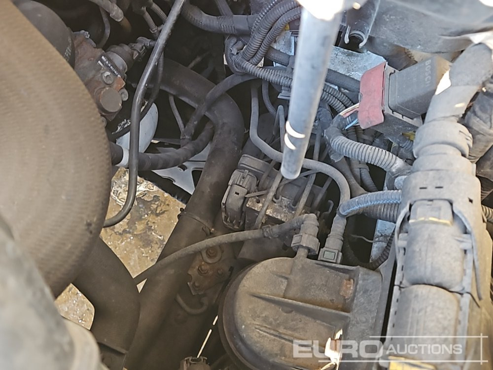 Automašīna ar kravas platformu 2016 Iveco Daily 35C13: foto 19