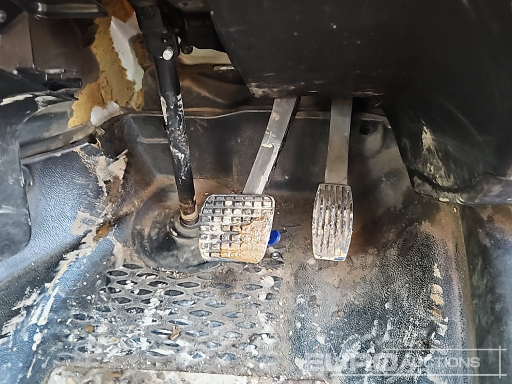 Automašīna ar kravas platformu 2016 Iveco Daily 35C13: foto 23