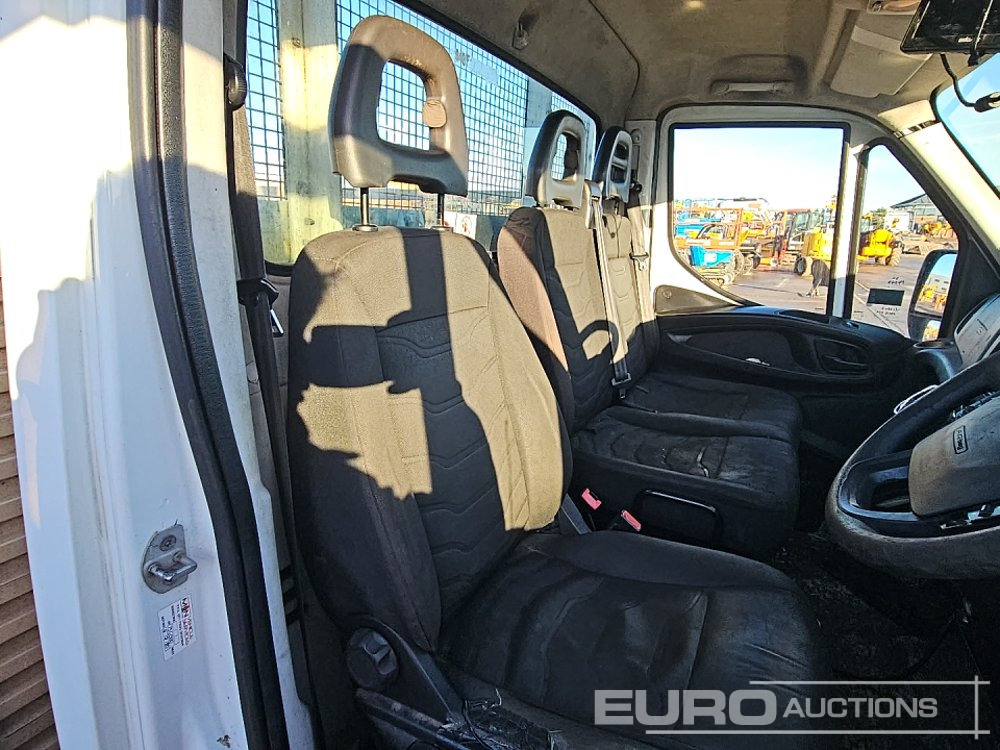 Automašīna ar kravas platformu 2016 Iveco Daily 35C13: foto 22