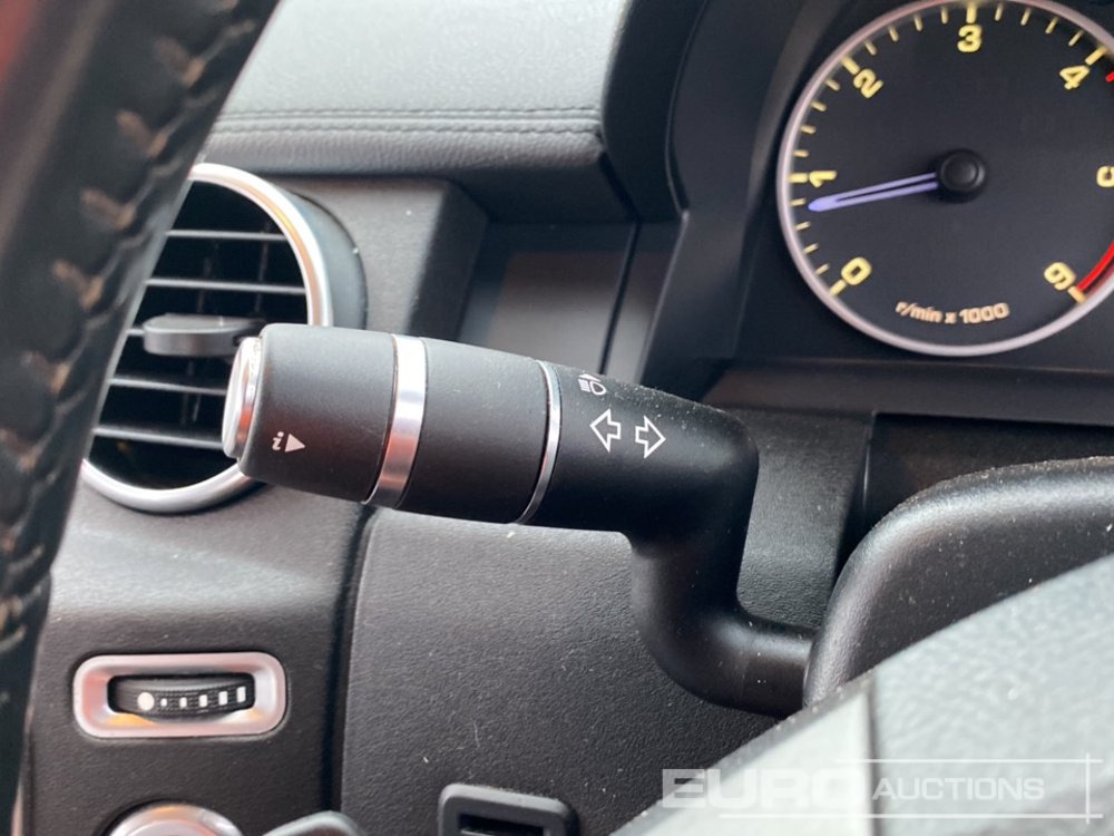 SUV 2016 Land Rover Discovery SE: foto 30 SUV 2016 Land Rover Discovery SE: foto 30