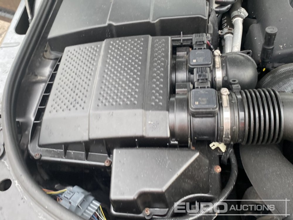 SUV 2016 Land Rover Discovery SE: foto 42 SUV 2016 Land Rover Discovery SE: foto 42