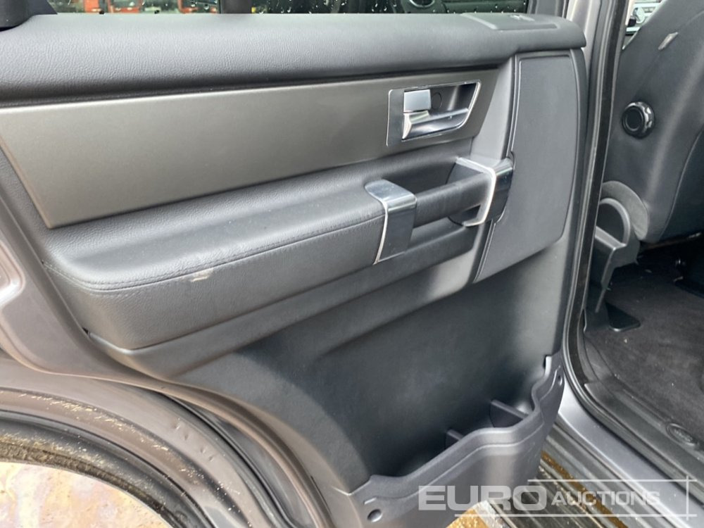 SUV 2016 Land Rover Discovery SE: foto 16 SUV 2016 Land Rover Discovery SE: foto 16