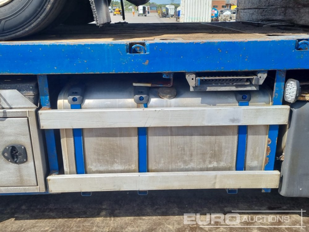Bortu kravas automašīna/ Platforma pārvadāšana smagās tehnikas 2016 Scania R490: foto 33