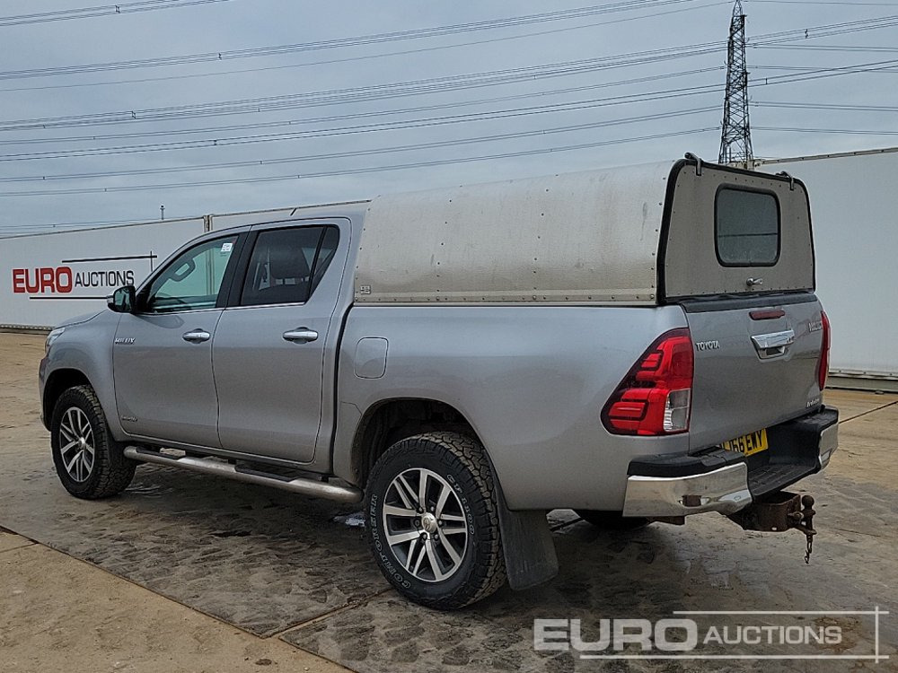 2016 Toyota Hilux Invincible - Pikaps: foto 3 2016 Toyota Hilux Invincible - Pikaps: foto 3