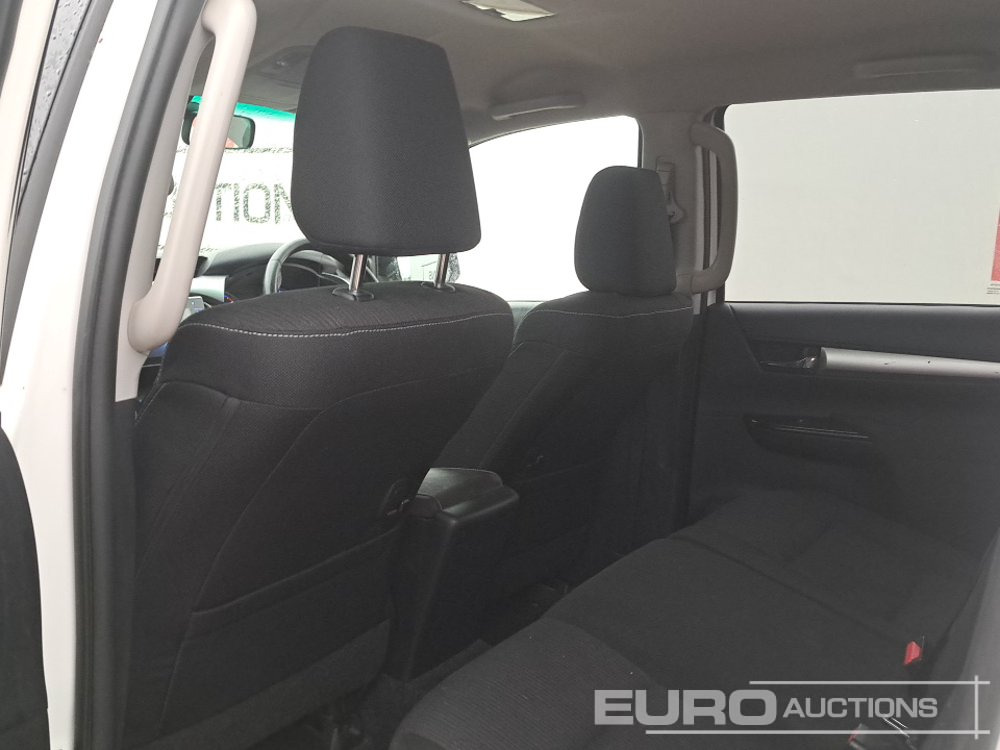 Pikaps 2017 Toyota Hilux: foto 30