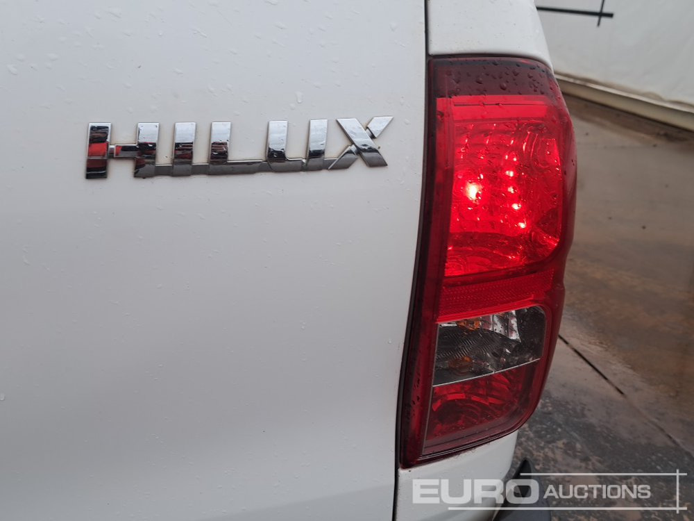 Pikaps 2017 Toyota Hilux: foto 37